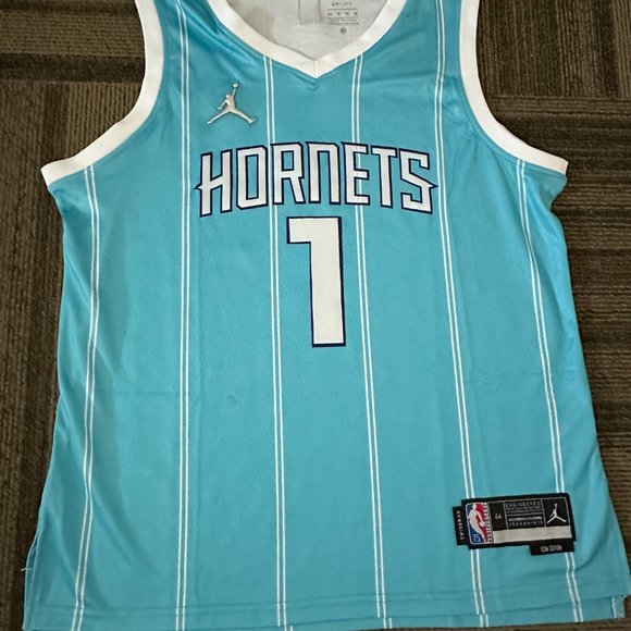 Lamelo Ball Hornets Jersey - Picture 2 of 2